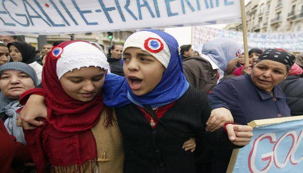 عرب فرنسا يسجّلون أبناءهم في مدارس كاثوليكيّة