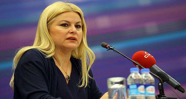 تركيا: التليفزيون الرسمي يطرد مقدمة برنامج لرفضها قمع الإعلام