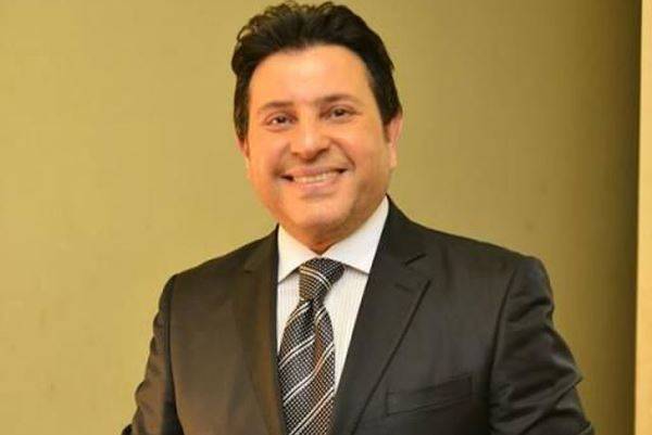 هاني شاكر يُجبر المطربات على ارتداء ملابس محتشمة