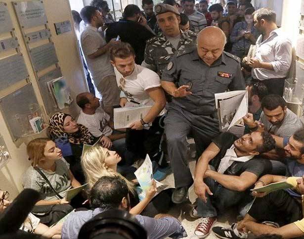 مخاوف من تحوّل الاحتجاجات الى مواجهات دموية