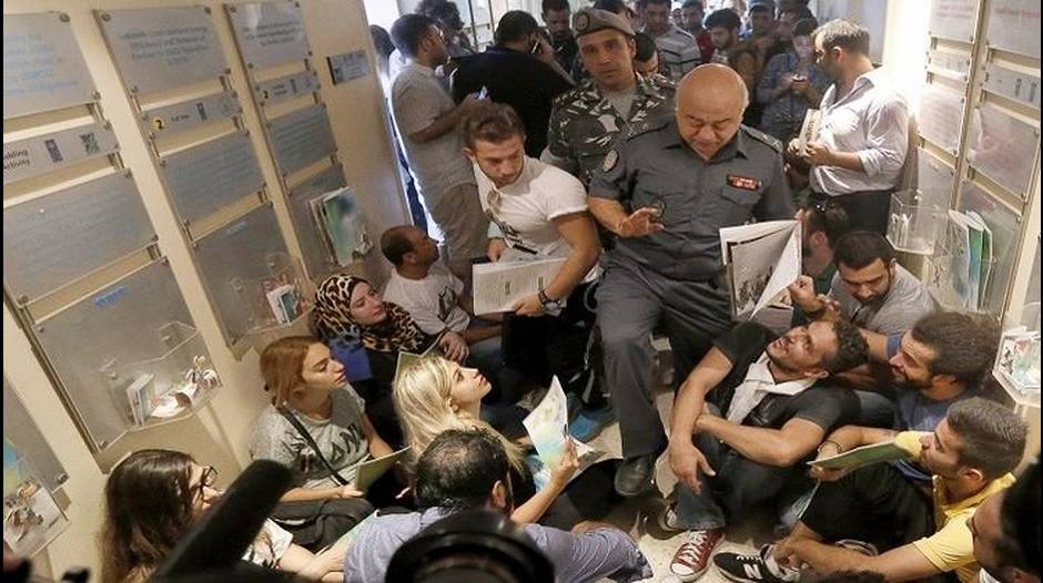 السفارة الأميركية ضد إحتلال الوزارات
