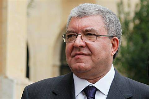 وزير الداخلية سيعرض فيلما عن اطلاق الرصاص