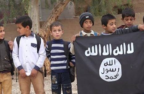 تنظيم الدولة ينهي طباعة مناهجه التعليمية في الموصل
