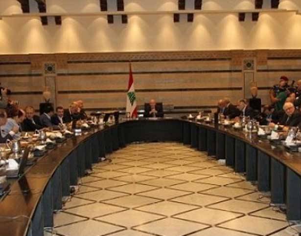 هل بدأ الصراع الخليجي من بوابة لبنان؟