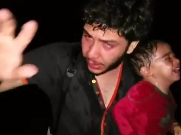 بالفيديو.. الشرطة المجرية ترش اللاجئين بالرذاذ الحارق