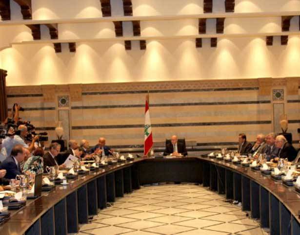 الطبقة الحاكمة تحاول تخبئة سرقاتها