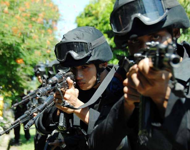 موقع أميركي : قوات روسية تنتشر في دمشق
أثينا ترفض إغلاق مجالها الجوي «بوجه روسيا»