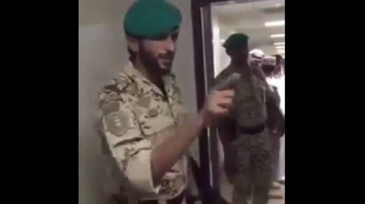 بالفيديو.. نجل ملك البحرين يتعهد بالثأر لجنود بلاده في اليمن