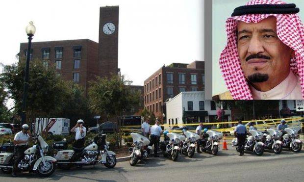 شاهد أمريكية تقتحم مقر إقامة الملك سلمان بواشنطن وتطالب بإيقاف حرب اليمن