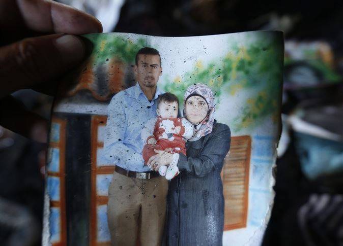وفاة والدة الطفل الفلسطيني الذي قتل حرقاً في الضفة الغربية على يد مستوطنين اسرائيليين