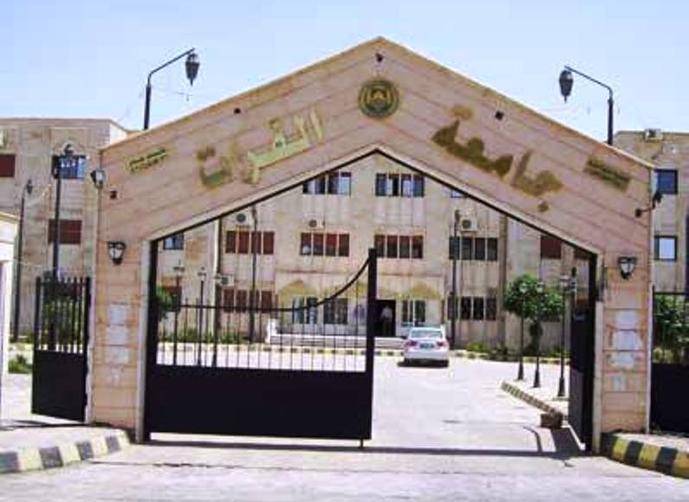 الخروج وليس التخرج.. حلم طلاب الجامعة في دير الزور!