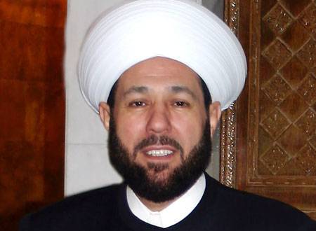 مفتي سوريا الشيخ حسون يسكن في منزل عبد الحليم خدام