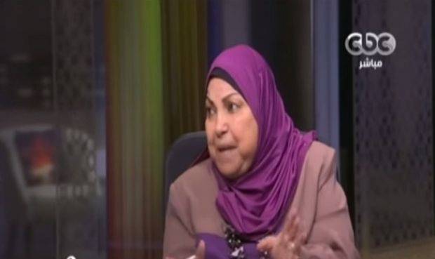 (بالفيديو) أستاذة فقه مصرية تُفتي: (ترقيع غشاء البكارة حلال) بشرط !