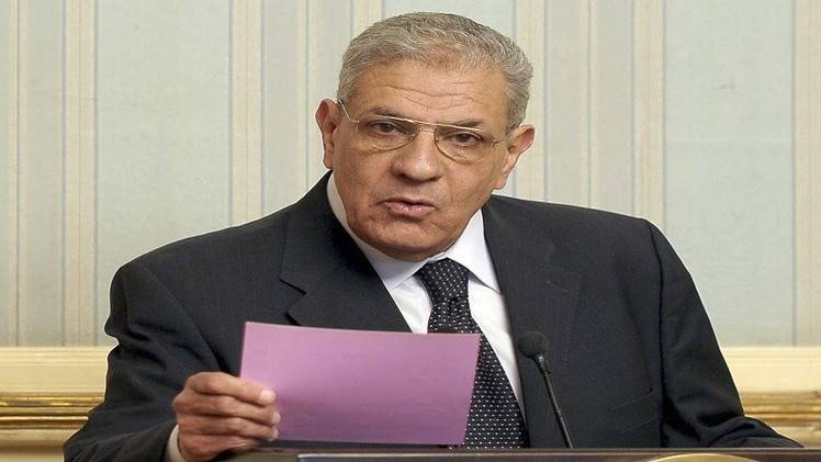 انسحاب رئيس الحكومة المصري بشكل المفاجئ من مؤتمر صحفي بتونس والقاهرة تبرر