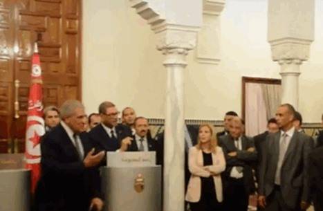 محلب ينسحب من مؤتمر صحفي إثر سؤال عن قضايا فساد (شاهد)