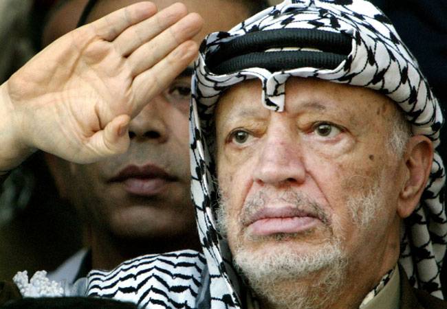 سر يكشف للمرة الأولى عن اغتيال عرفات.. والقاتل فلسطيني عميل للموساد