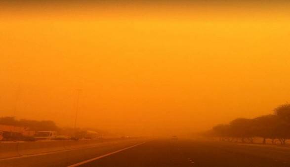 الصليب الأحمر أعلن نقل 507 حالات ضيق تنفس حتى الآن من جراء العاصقة الرملية
