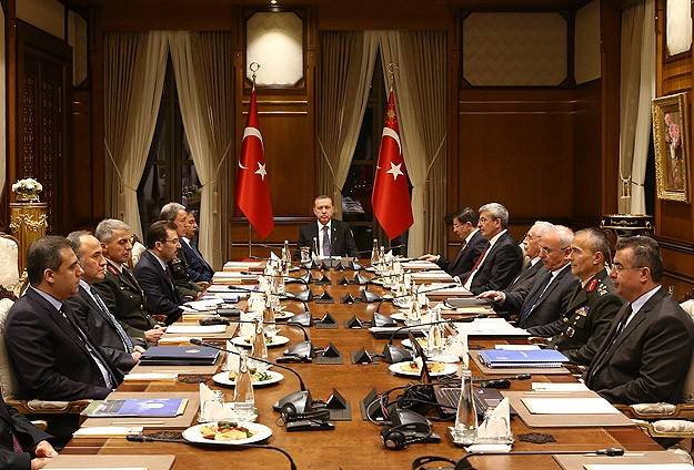 أردوغان يترأس اجتماعًا أمنيًا طارئًا في القصر الجمهوري