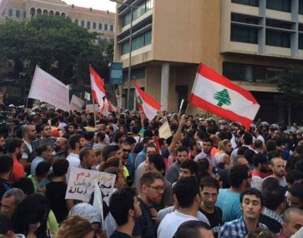 الشارع لن ينتظر حوار 8 و14 آذار «المشروط»