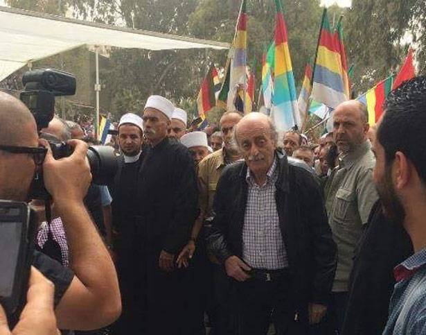 جنبلاط مُؤبناً البلعوس في دار الطائفة الدرزيّة:
لسنا هنا لتحدّي أحد ونظمنا الخلاف مع حزب الله