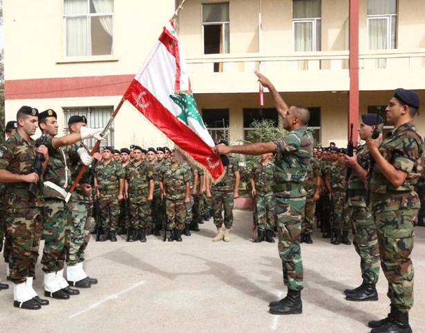 حفل تقديم جنود مُتمرّنين للعلم
مُمثل قهوجي : لحماية حدود الوطن