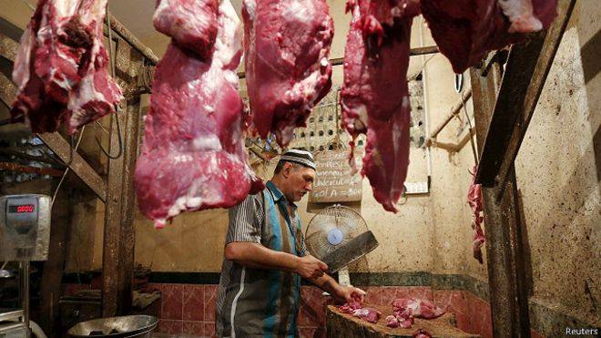 مسلمو كشمير يحتجون على قرار المحكمة العليا حظر ذبح البقر