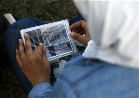 "سنتحرك حالًا!" .. ما الذي يحمله المهاجرون معهم في البحر؟