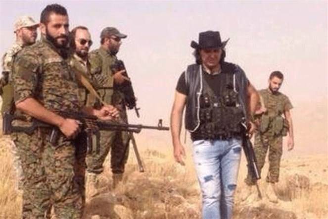 بالصور.. ماذا يفعل "نوح زعيتر" مسلحاً في جرود القلمون؟!