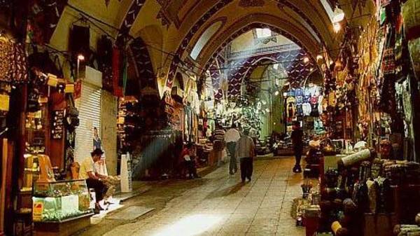 الدولار يشتعل ويحرق آمال إيران في الاتفاق النووي