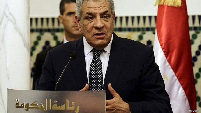 اهتمام في صحف عربية باستقالة حكومة "البلدوزر" في مصر