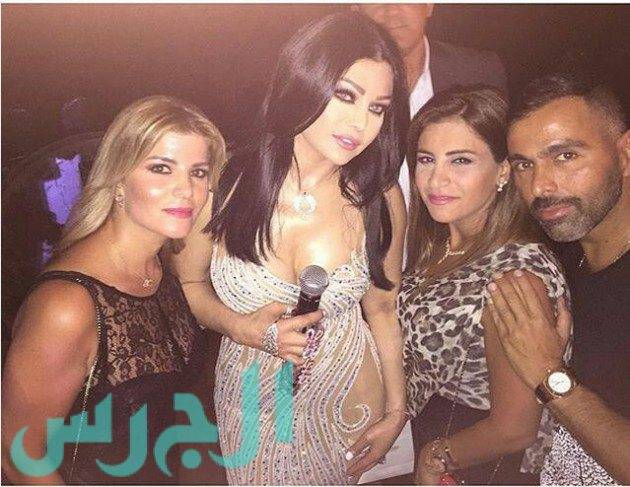 صورة هيفا بالمايوه التي حذفتها فوراً