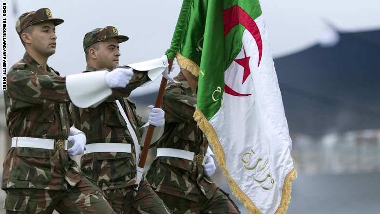 ما هي أسباب إعفاء عبد العزيز بوتفليقة لمدير جهاز الاستخبارات والأمن؟
