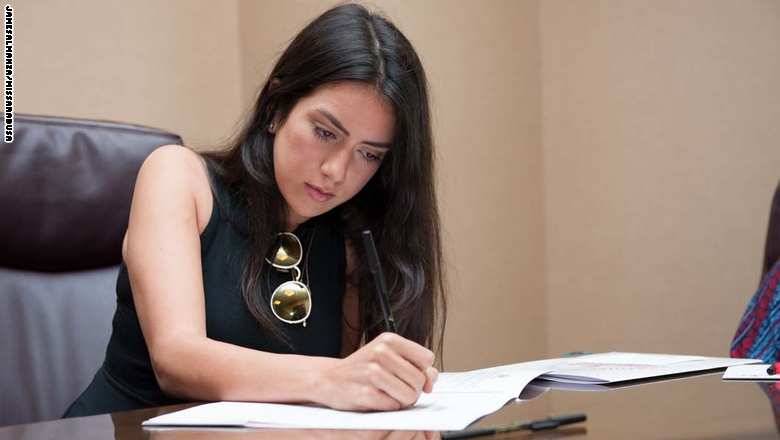 السورية فابيولا الإبراهيم : فوزي بلقب ملكة جمال العرب بأمريكا رسالة لمن لم يعرف الرقة إلا معقلاً لداعش