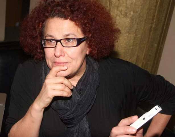 أستاذة ومخرجة مسرحيّة حملت في أعمالها خصوصيّة وإنسانيّة وجرأة موضوعيّة
لينا الأبيض لـ «الديار»: المسرح هو إنساني في الدرجة الأولى وعلينا تعزيز وجوده
وتراجع روّاده سببه اختفاء الطبقة الوسطى والمسرحيّات العبثيّة التي لا يفهمها الناس