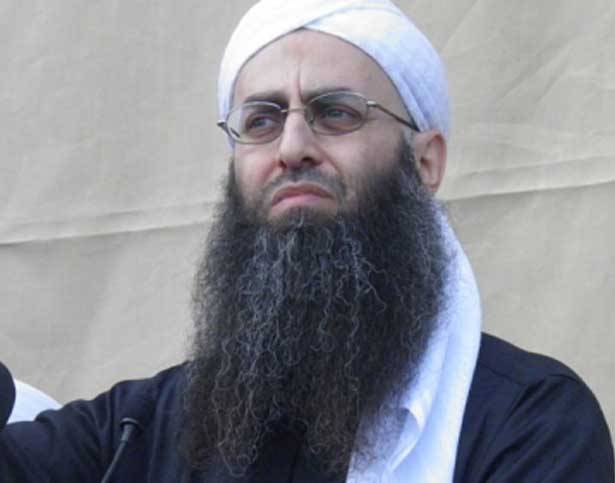 الاسير بلباسه الشرعي امام المحكمة