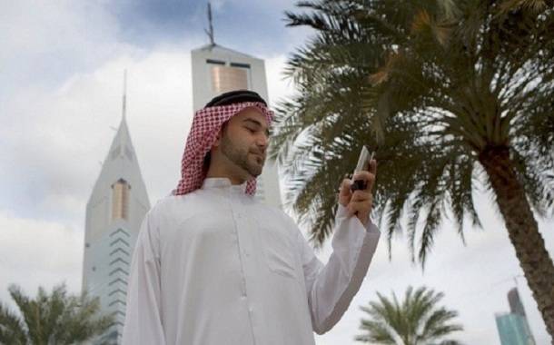 متوسط إنفاق الفرد الإماراتي على الخليوي؟