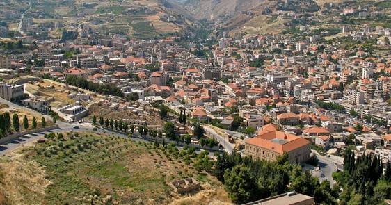 لبنان : عامل سوري يعتدي على مدرس في زحلة