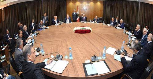 طاولة الحوار على خطى جلسات انتخاب الرئيس… عون يغيب و22 ايلول الموعد الثالث