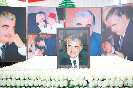 اقتراح بنقل قبر الشهيد رفيق الحريري الى مسقط رأسه في صيدا