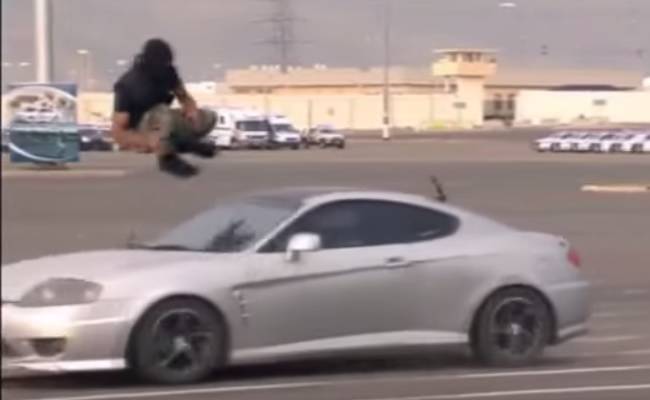 بالفيديو: قفزة لعسكري سعودي تبهر مواقع التواصل