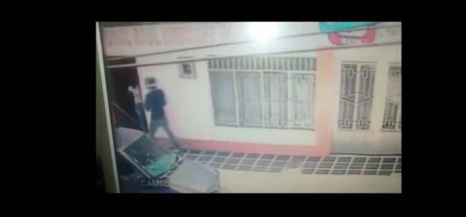 فيديو مروع ..قاتل مأجور يردي صحافية في مقر عملها