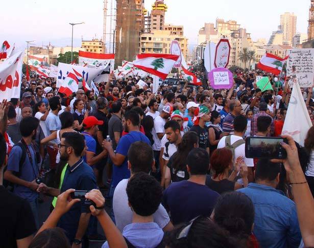 الحراك: جلسات التقييم والنقاش مُستمرّة... والهدف استمراره وتصويب مساره
خطة شهيب الى التنفيذ اليوم... ومُفاضلة بين سيىء الطمر وأسوأ الأمراض بسبب المطر