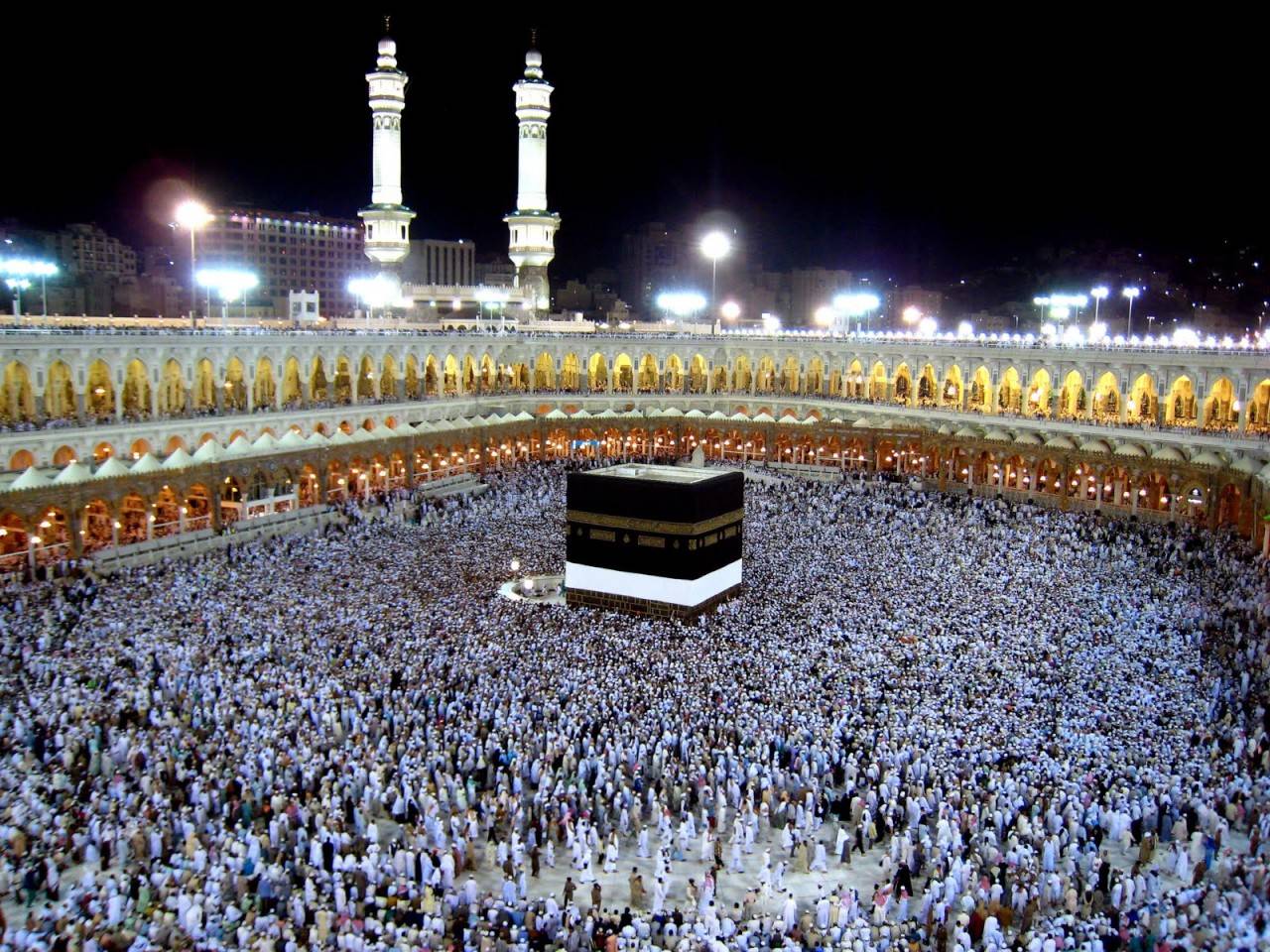 مليونا مسلم في مكة المكرمة لبدء مناسك الحج