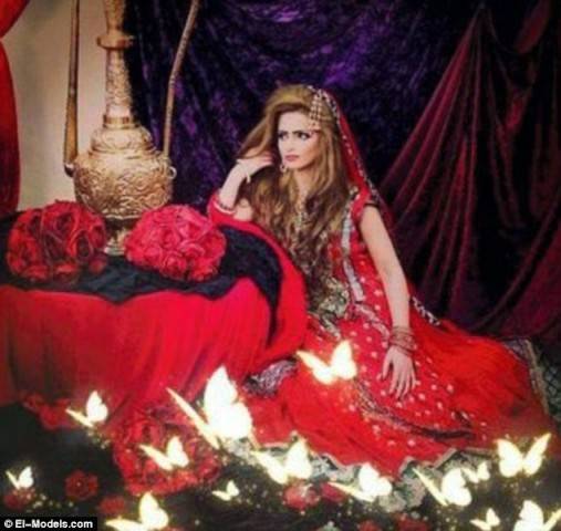 عارضة أزياء تنتحر شنقًا!