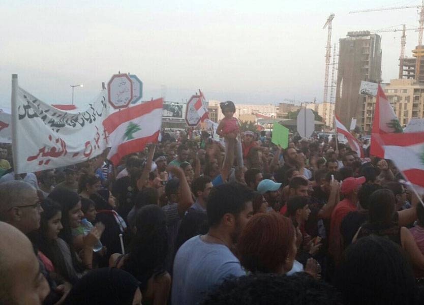 بالصور: هذا ما حصل اليوم في مسيرة الحراك المدني في ساحة النجمة