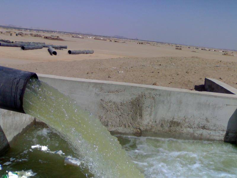 مياه الرقة مليئة بالديدان ومهندسو داعش سرقوا الاموال وهربوا