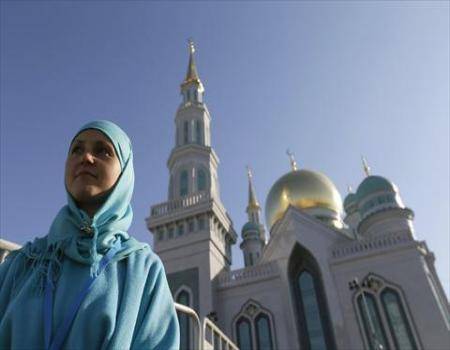 بوتين يعتبر ان افتتاح المسجد الكبير يوم وقوف الحجاج على جبل عرفات حدثاً مهماً في حياة كل المسلمين في روسيا