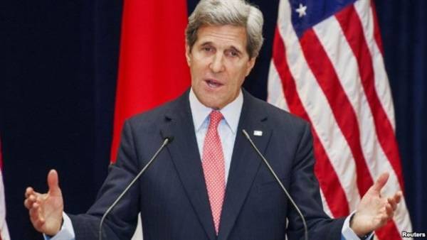 كيري: الدعم الروسي للأسد يثير خطر المواجهة مع قوات التحالف