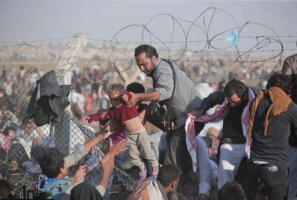 وصول الدفعة الاولى من 20 الف لاجئ سوري الى بريطانيا