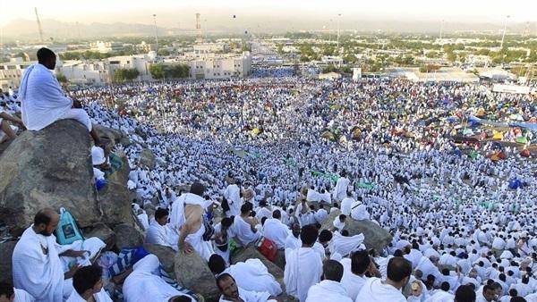 الحجاج استأنفوا شعائر رمي الجمرات بعد حادثة منى